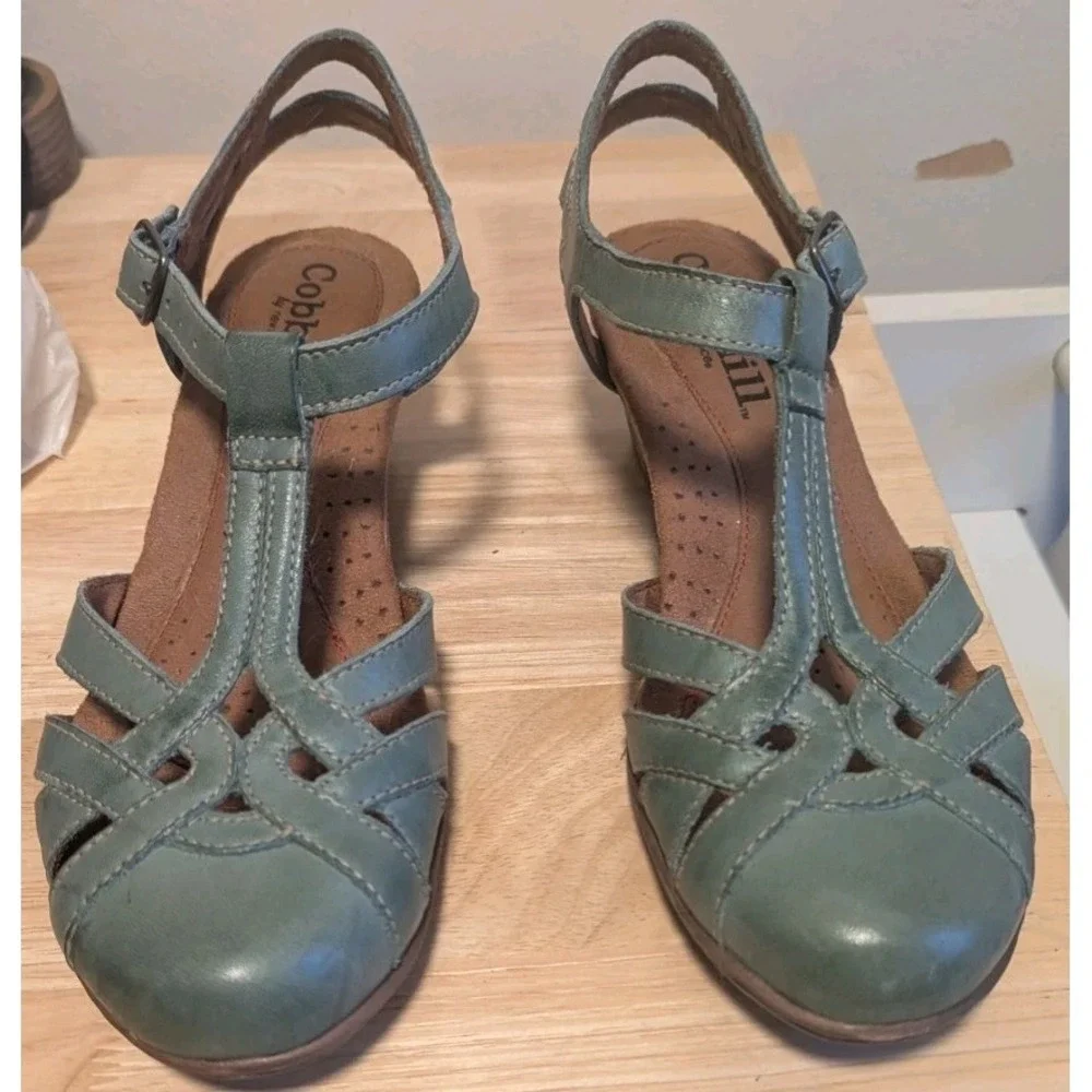 Cobb Hill by New Balance 7 Aubrey Sage Green T-Strap Comfort Dress Shoe Heels